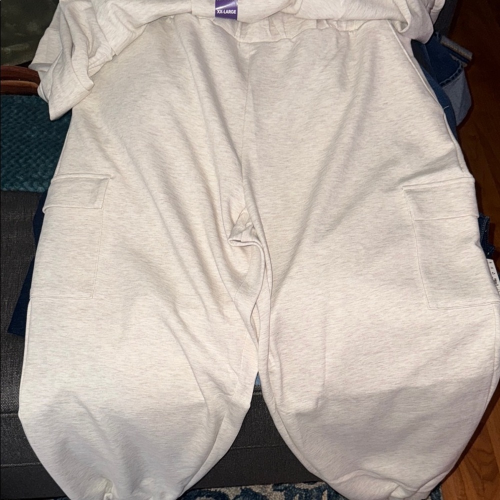 Women's Cream 2 piece set! - Picture 7 of 7
